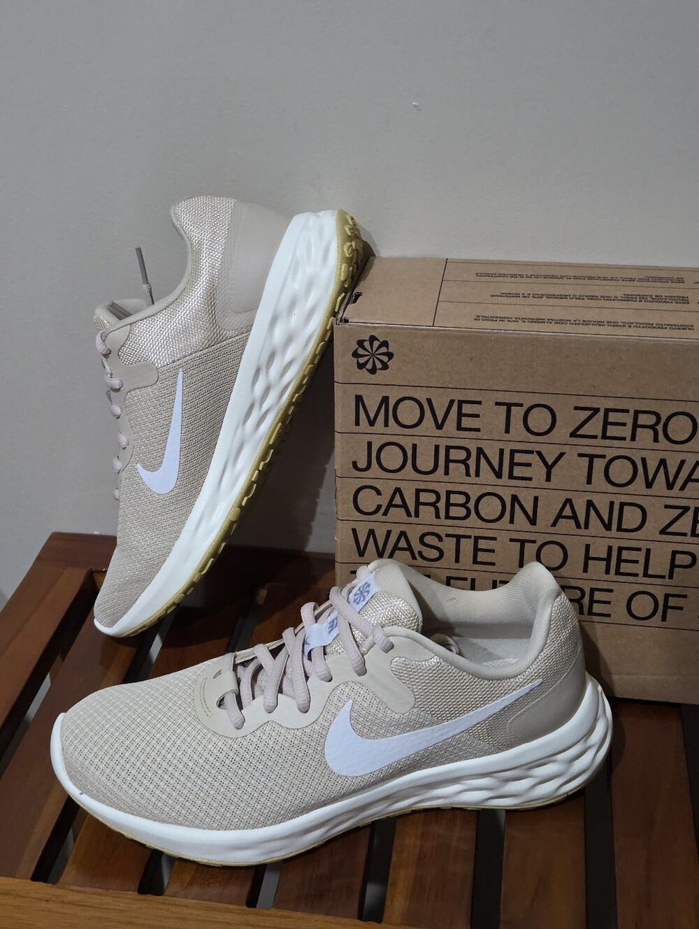 Nike Women’s Revolution 6 NN Sanddrift White Topaz Gold Sneakers Sizes 7.5,8 NEW